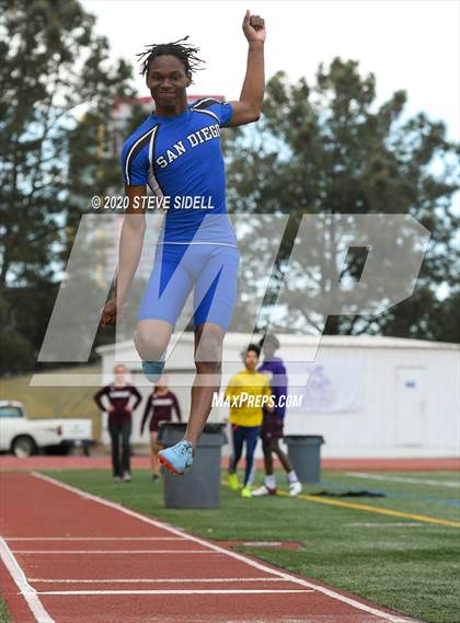 Thumbnail 2 in 5th Annual Meb Keflezighi Invitational photogallery.