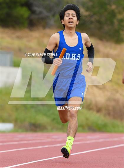 Thumbnail 3 in 5th Annual Meb Keflezighi Invitational photogallery.