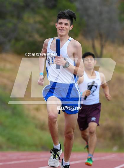 Thumbnail 2 in 5th Annual Meb Keflezighi Invitational photogallery.