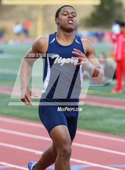 Thumbnail 2 in 5th Annual Meb Keflezighi Invitational photogallery.