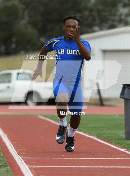 Thumbnail 1 in 5th Annual Meb Keflezighi Invitational photogallery.