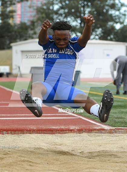 Thumbnail 2 in 5th Annual Meb Keflezighi Invitational photogallery.