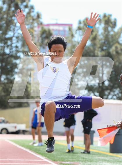 Thumbnail 3 in 5th Annual Meb Keflezighi Invitational photogallery.