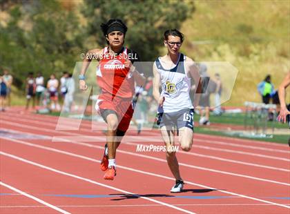 Thumbnail 1 in 5th Annual Meb Keflezighi Invitational photogallery.
