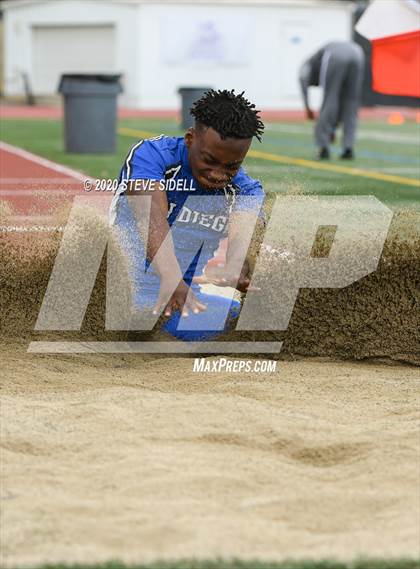 Thumbnail 3 in 5th Annual Meb Keflezighi Invitational photogallery.