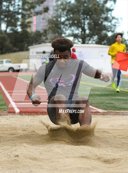 Thumbnail 1 in 5th Annual Meb Keflezighi Invitational photogallery.
