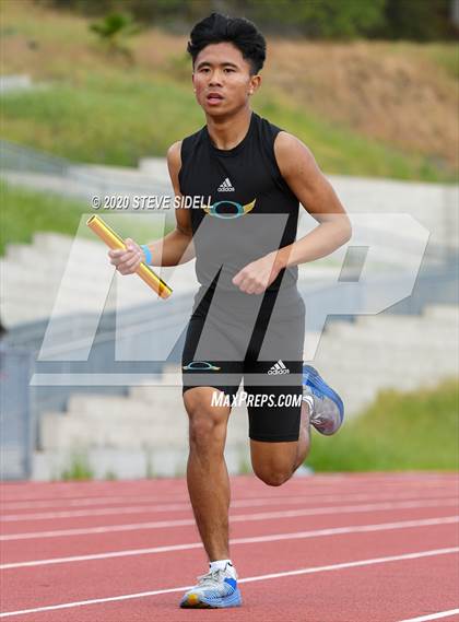 Thumbnail 3 in 5th Annual Meb Keflezighi Invitational photogallery.