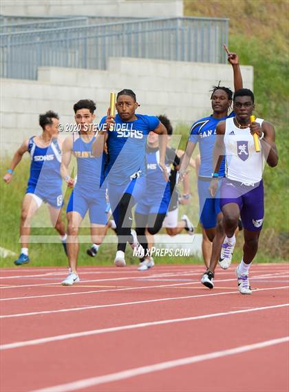 Thumbnail 1 in 5th Annual Meb Keflezighi Invitational photogallery.