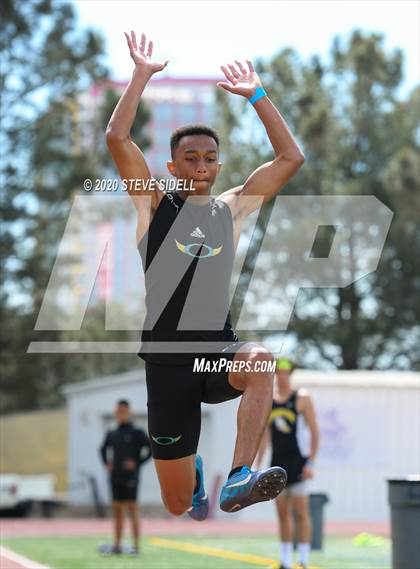 Thumbnail 3 in 5th Annual Meb Keflezighi Invitational photogallery.