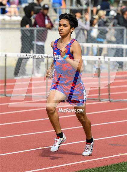 Thumbnail 2 in 5th Annual Meb Keflezighi Invitational photogallery.