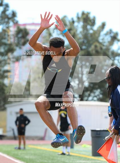 Thumbnail 1 in 5th Annual Meb Keflezighi Invitational photogallery.