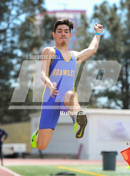 Thumbnail 1 in 5th Annual Meb Keflezighi Invitational photogallery.