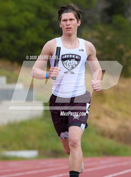 Thumbnail 1 in 5th Annual Meb Keflezighi Invitational photogallery.