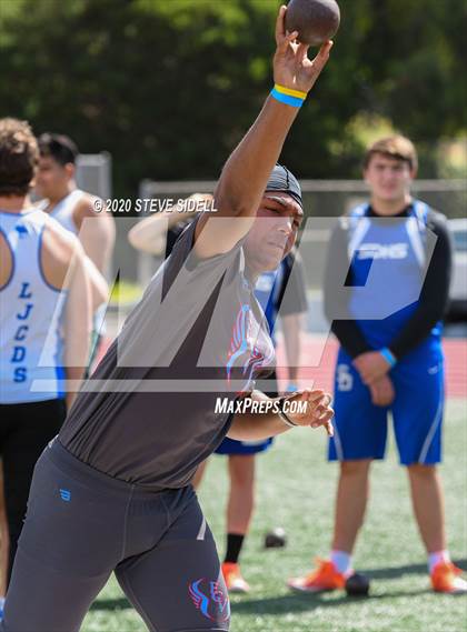 Thumbnail 2 in 5th Annual Meb Keflezighi Invitational photogallery.