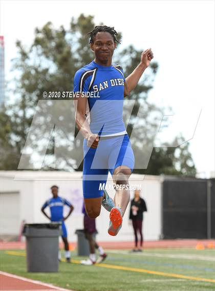 Thumbnail 2 in 5th Annual Meb Keflezighi Invitational photogallery.