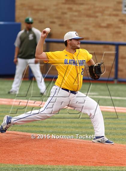 Thumbnail 2 in Lawrence Free State vs. South (KSHSAA 6A Quarterfinal) photogallery.