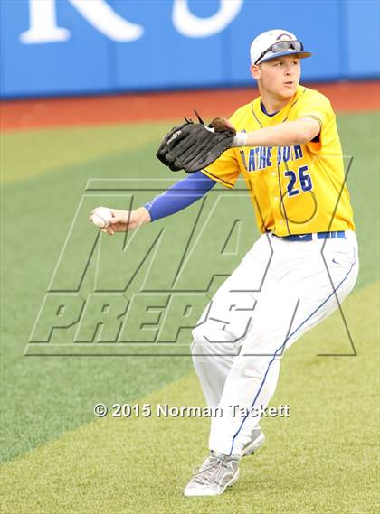 Thumbnail 2 in Lawrence Free State vs. South (KSHSAA 6A Quarterfinal) photogallery.