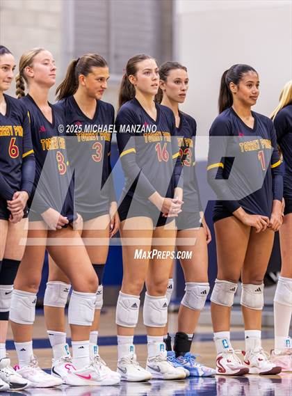 Thumbnail 3 in Torrey Pines vs. Cathedral Catholic (CIF SDS Open Division Championship) photogallery.