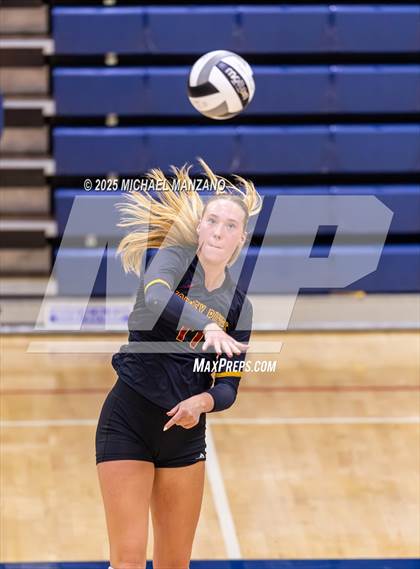 Thumbnail 1 in Torrey Pines vs. Cathedral Catholic (CIF SDS Open Division Championship) photogallery.