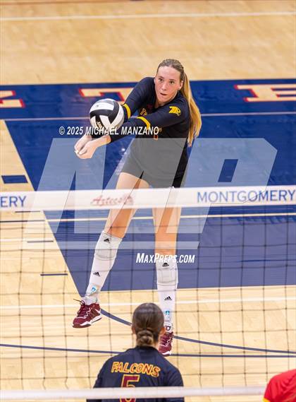 Thumbnail 1 in Torrey Pines vs. Cathedral Catholic (CIF SDS Open Division Championship) photogallery.