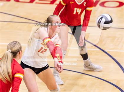 Thumbnail 2 in Torrey Pines vs. Cathedral Catholic (CIF SDS Open Division Championship) photogallery.
