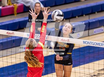 Thumbnail 2 in Torrey Pines vs. Cathedral Catholic (CIF SDS Open Division Championship) photogallery.