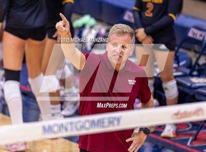 Thumbnail 2 in Torrey Pines vs. Cathedral Catholic (CIF SDS Open Division Championship) photogallery.