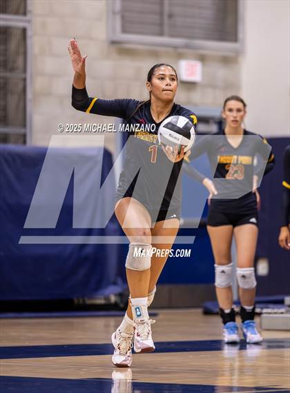 Thumbnail 2 in Torrey Pines vs. Cathedral Catholic (CIF SDS Open Division Championship) photogallery.