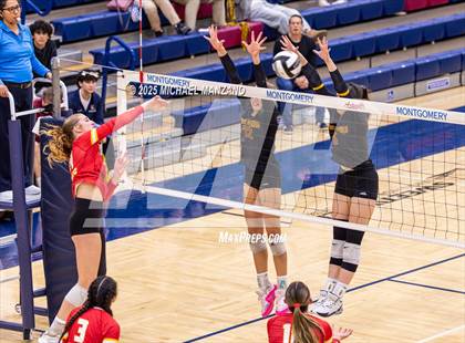 Thumbnail 3 in Torrey Pines vs. Cathedral Catholic (CIF SDS Open Division Championship) photogallery.