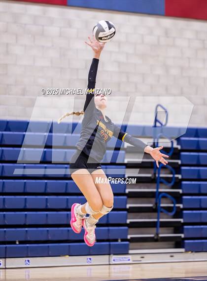 Thumbnail 2 in Torrey Pines vs. Cathedral Catholic (CIF SDS Open Division Championship) photogallery.