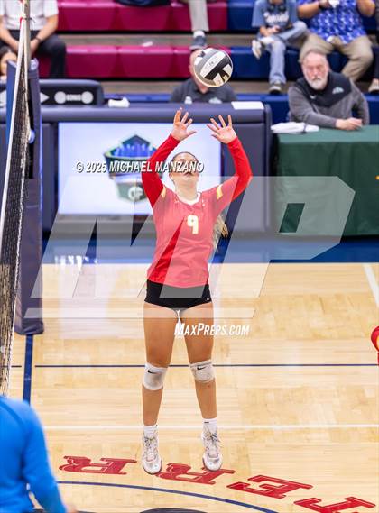 Thumbnail 3 in Torrey Pines vs. Cathedral Catholic (CIF SDS Open Division Championship) photogallery.