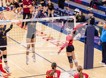 Thumbnail 3 in Torrey Pines vs. Cathedral Catholic (CIF SDS Open Division Championship) photogallery.