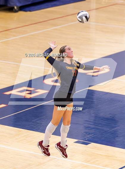 Thumbnail 2 in Torrey Pines vs. Cathedral Catholic (CIF SDS Open Division Championship) photogallery.