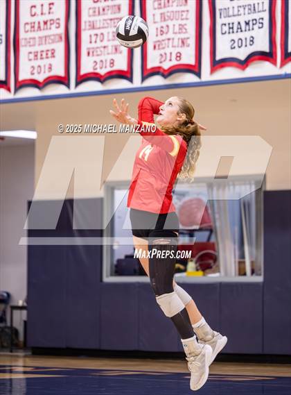 Thumbnail 2 in Torrey Pines vs. Cathedral Catholic (CIF SDS Open Division Championship) photogallery.