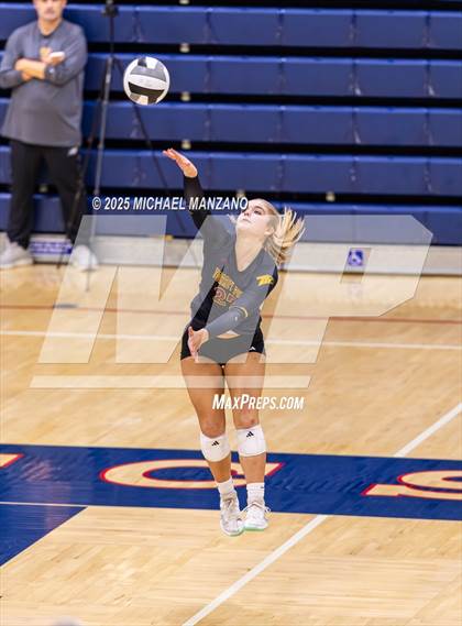 Thumbnail 2 in Torrey Pines vs. Cathedral Catholic (CIF SDS Open Division Championship) photogallery.