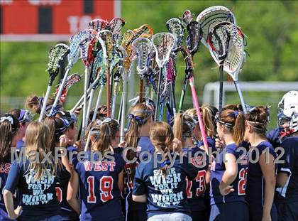 Thumbnail 2 in Smithtown West vs Sachem East (Section 11 Round1) photogallery.