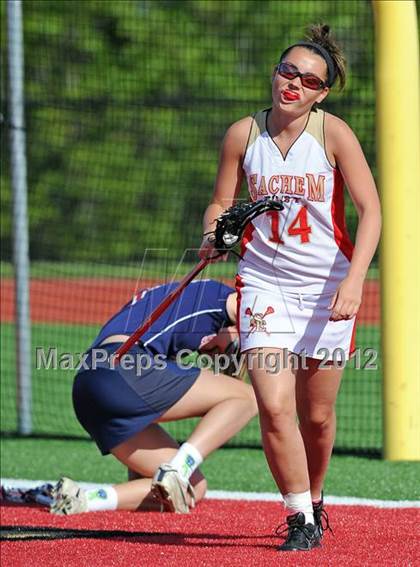 Thumbnail 1 in Smithtown West vs Sachem East (Section 11 Round1) photogallery.