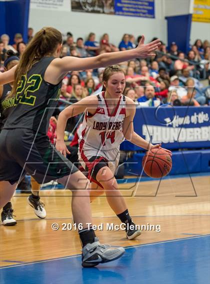 Thumbnail 2 in Wonderview vs Sacred Heart (AAA 1A District Playoff) photogallery.