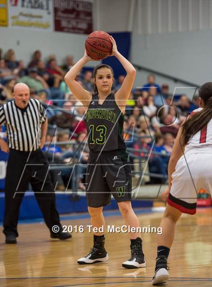 Thumbnail 2 in Wonderview vs Sacred Heart (AAA 1A District Playoff) photogallery.