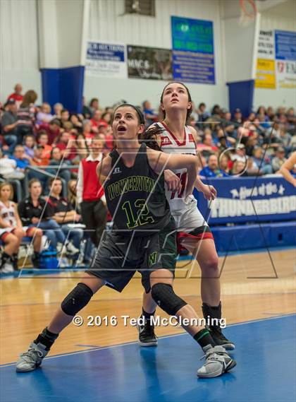 Thumbnail 2 in Wonderview vs Sacred Heart (AAA 1A District Playoff) photogallery.
