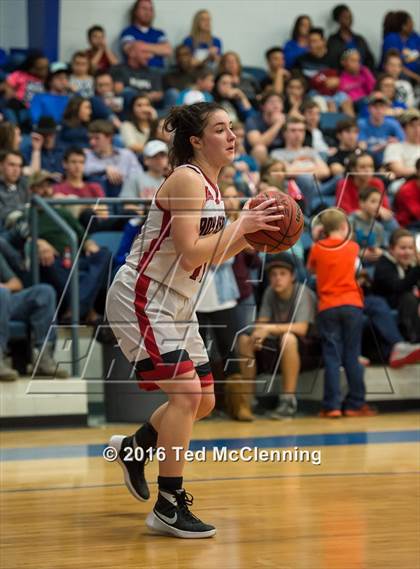 Thumbnail 1 in Wonderview vs Sacred Heart (AAA 1A District Playoff) photogallery.