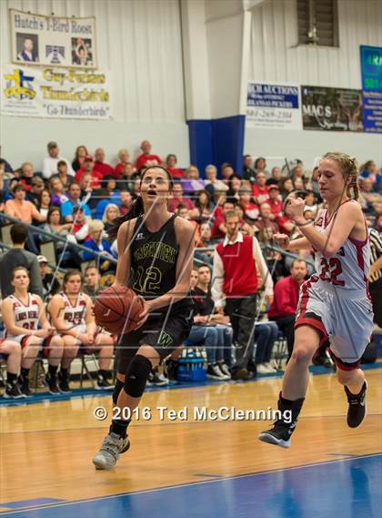 Thumbnail 2 in Wonderview vs Sacred Heart (AAA 1A District Playoff) photogallery.