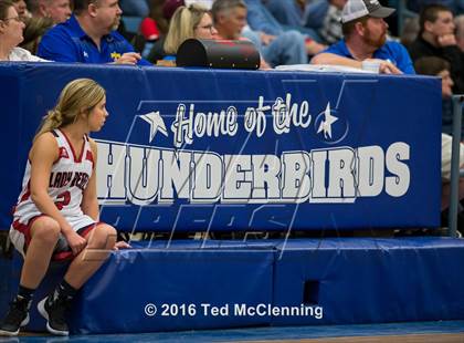 Thumbnail 1 in Wonderview vs Sacred Heart (AAA 1A District Playoff) photogallery.