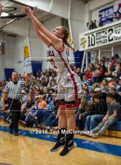 Thumbnail 3 in Wonderview vs Sacred Heart (AAA 1A District Playoff) photogallery.