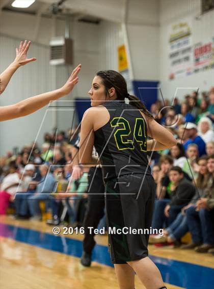 Thumbnail 1 in Wonderview vs Sacred Heart (AAA 1A District Playoff) photogallery.