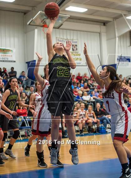Thumbnail 1 in Wonderview vs Sacred Heart (AAA 1A District Playoff) photogallery.