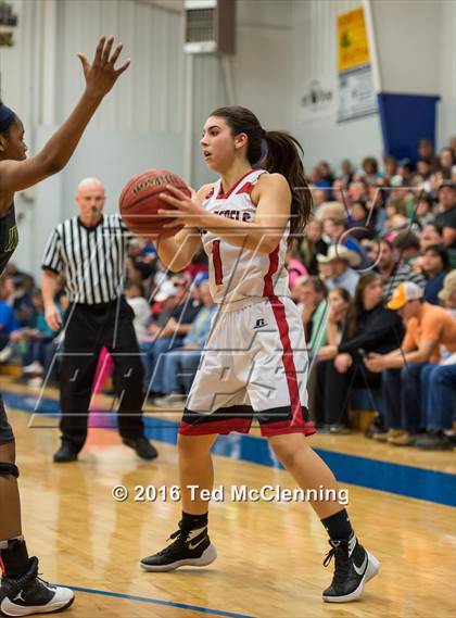 Thumbnail 2 in Wonderview vs Sacred Heart (AAA 1A District Playoff) photogallery.