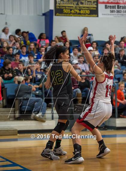Thumbnail 2 in Wonderview vs Sacred Heart (AAA 1A District Playoff) photogallery.