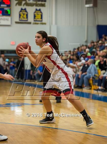 Thumbnail 1 in Wonderview vs Sacred Heart (AAA 1A District Playoff) photogallery.