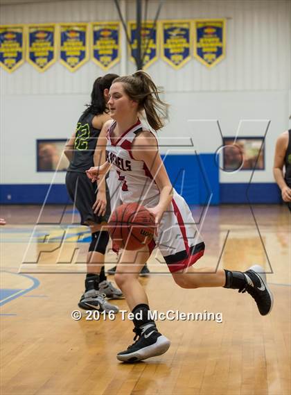 Thumbnail 1 in Wonderview vs Sacred Heart (AAA 1A District Playoff) photogallery.